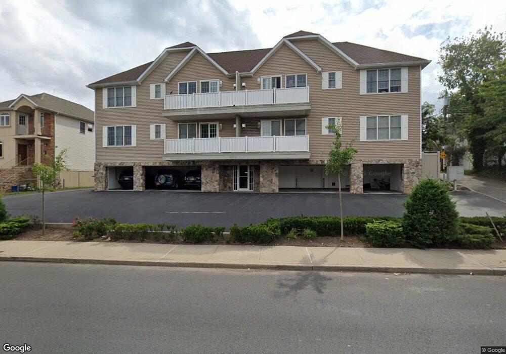 4654 Amboy Rd unit 2C, Staten Island, NY 10312 - photo 1