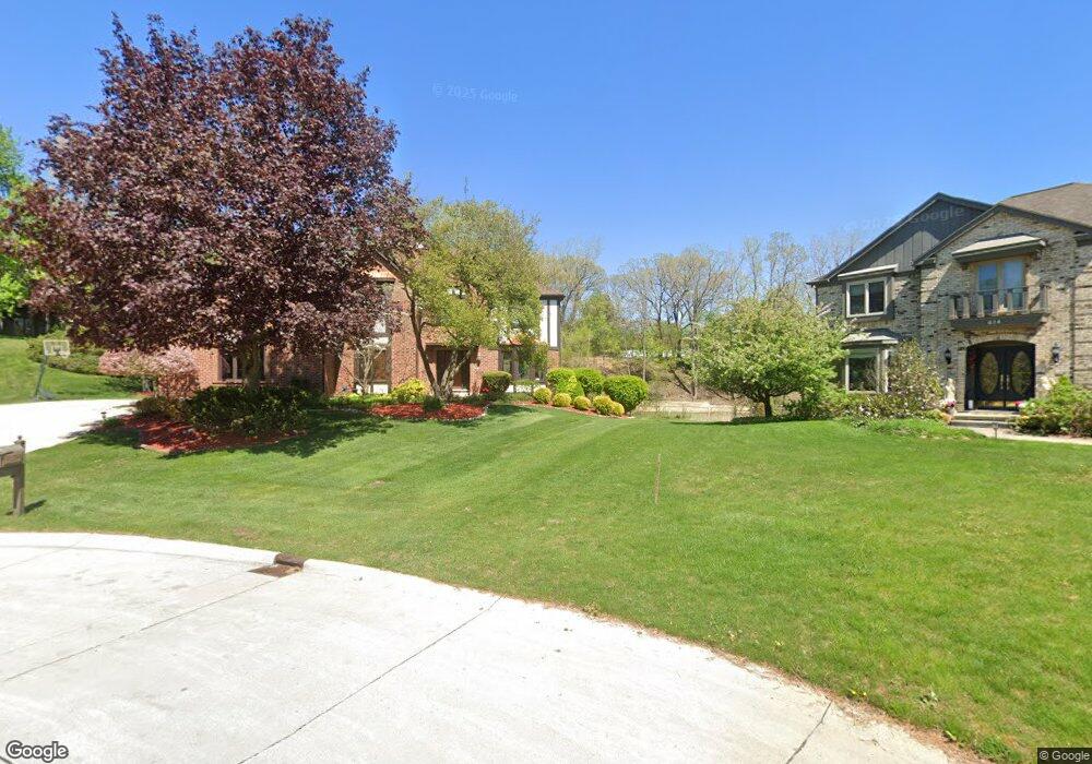 615 Bridle Path Ct, Bloomfield Hills, MI 48304 - photo 1