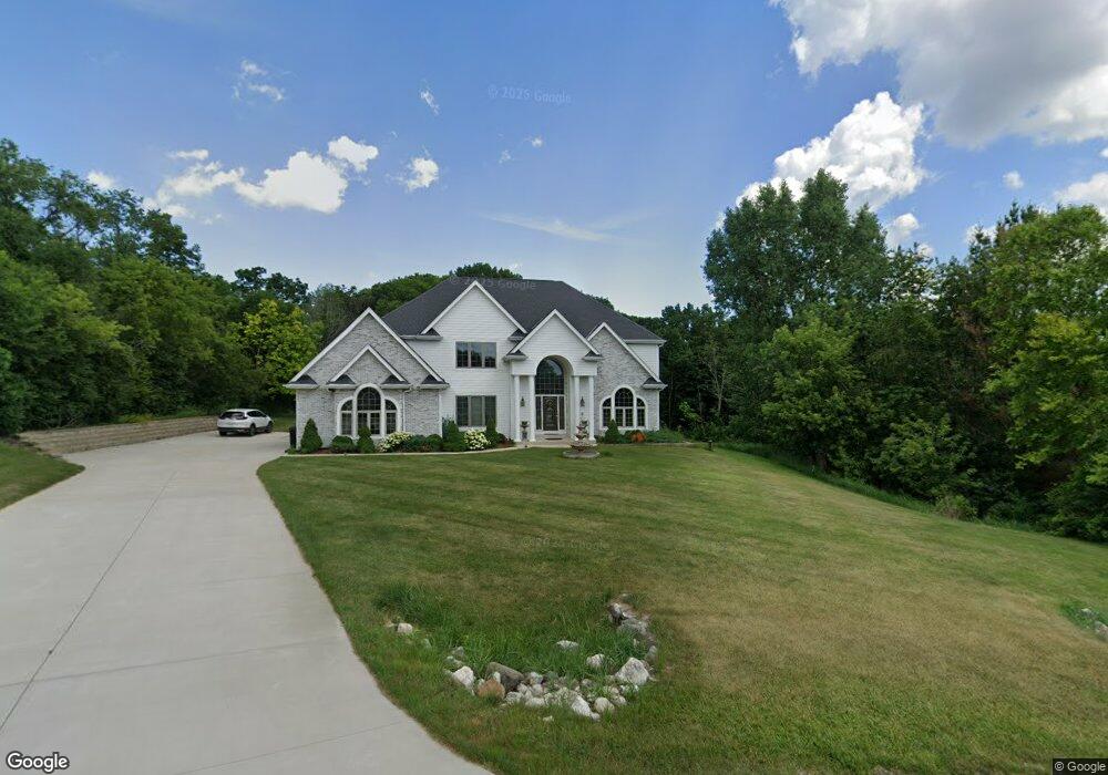 N54W25867 Glen Ridge Ct, Sussex, WI 53089 - photo 1