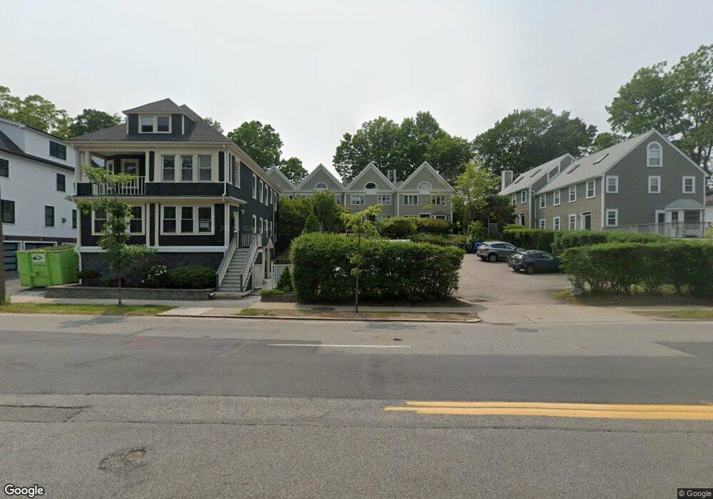 693 Hammond St unit 1, Chestnut Hill, MA 02467 - photo 1