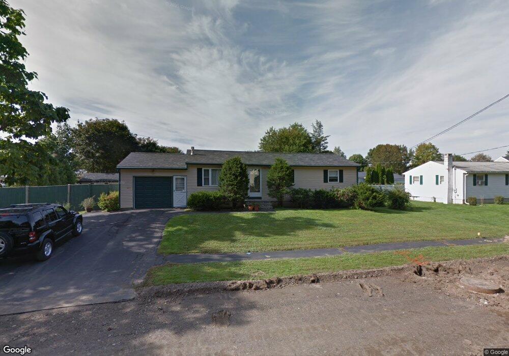 33 Suzanne Dr, Portsmouth, NH 03801 - photo 1