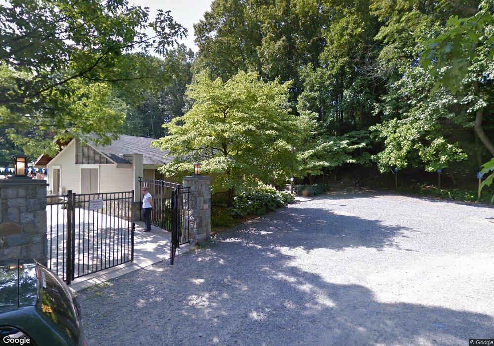 6840 Woodland Dr, Falls Church, VA 22046 - photo 1