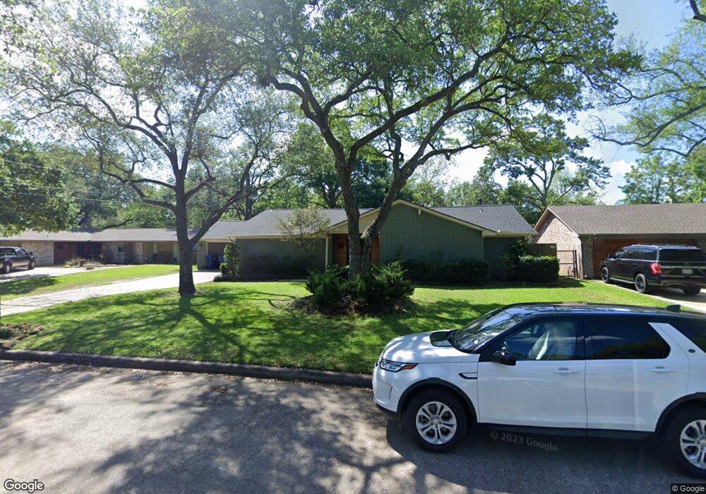 507 S Pecan Dr, Tomball, TX 77375 - photo 1