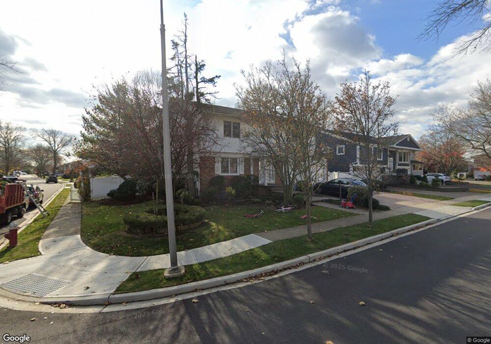 16 Valley Ln N, Valley Stream, NY 11581 - photo 1