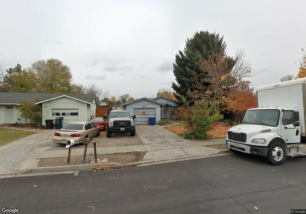 2350 SW 31st St, Redmond, OR 97756 - photo 1