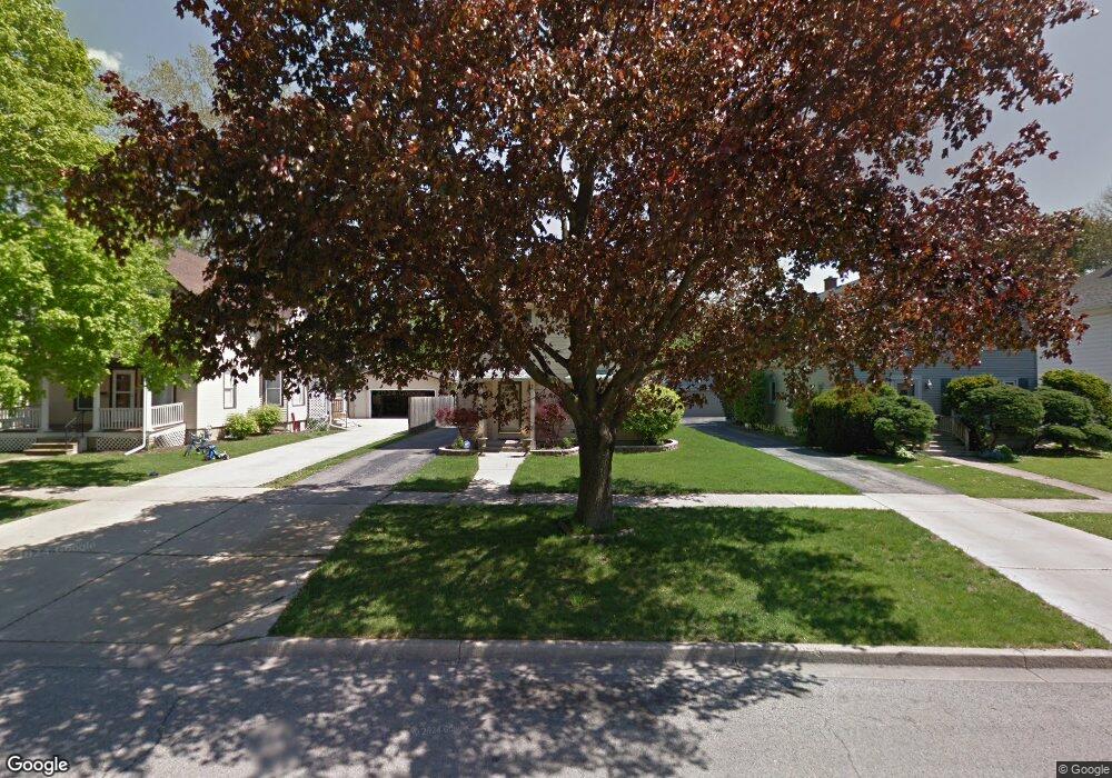 238 S Commonwealth Ave, Aurora, IL 60506 - photo 1