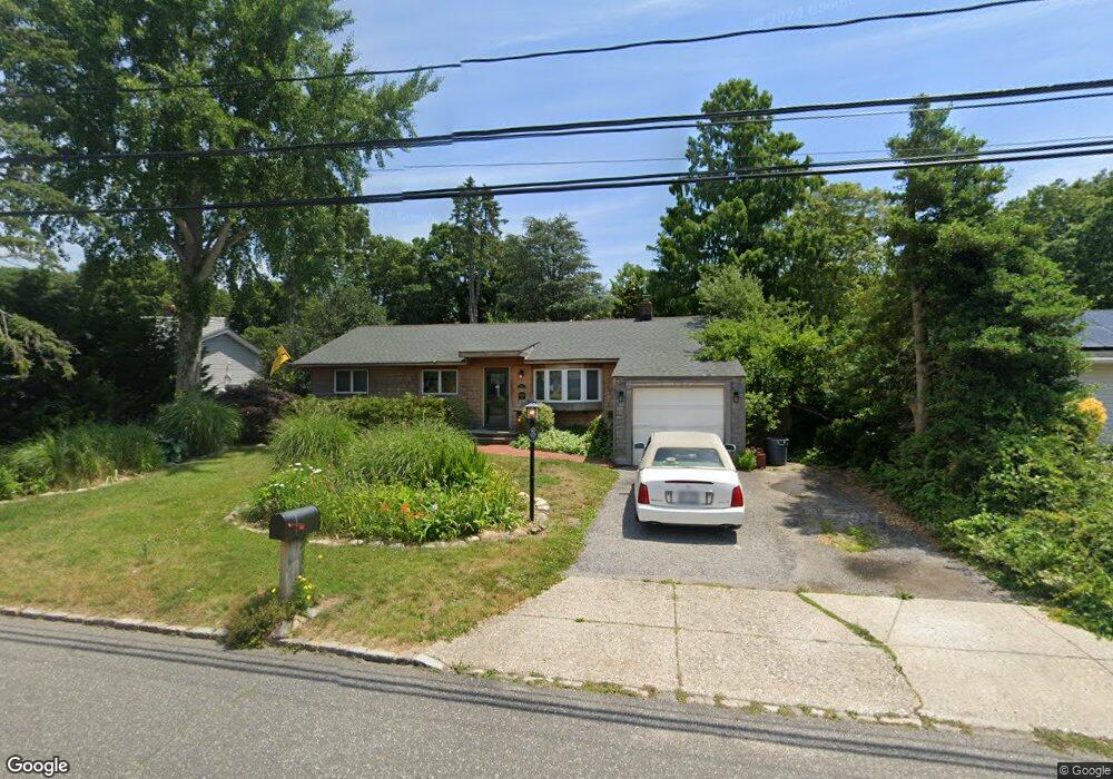 951 Chester Rd, Sayville, NY 11782 - photo 1