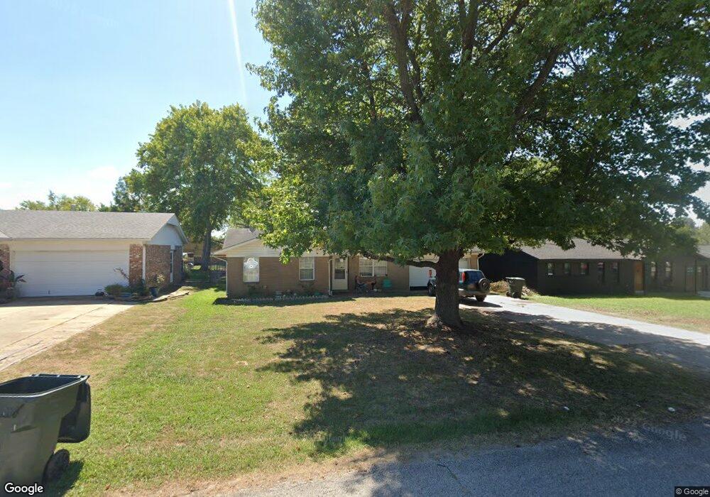 405 E Fry Ct, Claremore, OK 74017 - photo 1