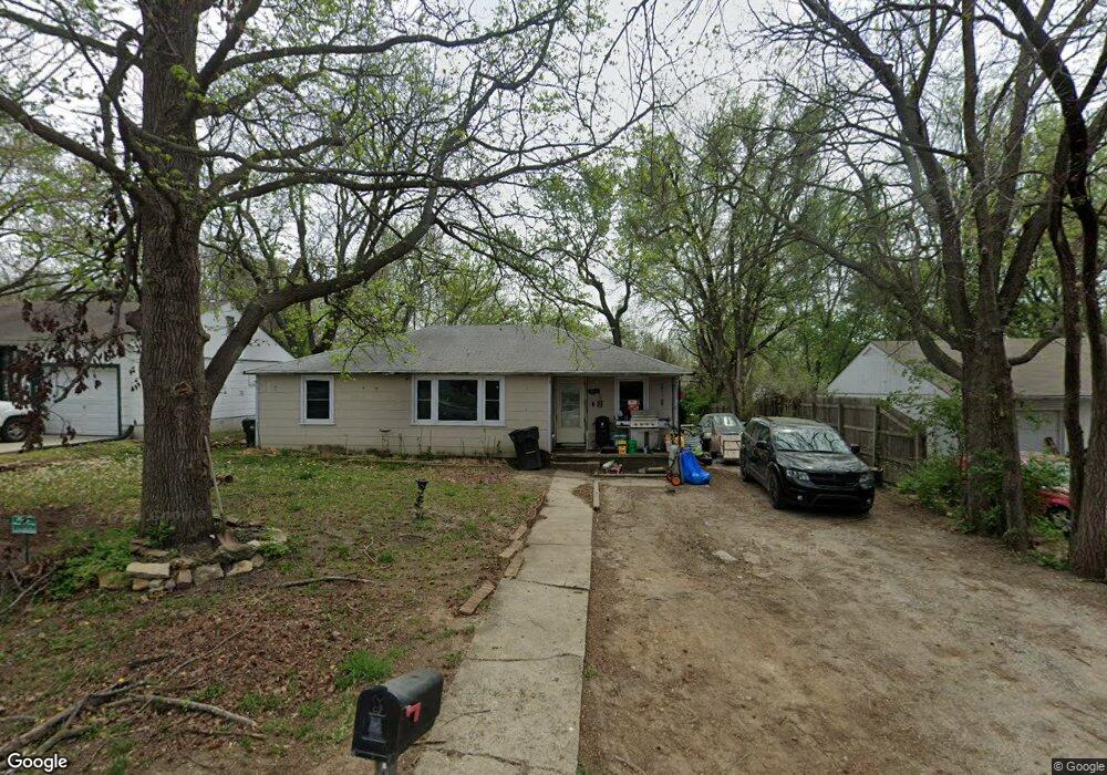 4313 SW Drury Ln, Topeka, KS 66604 - photo 1