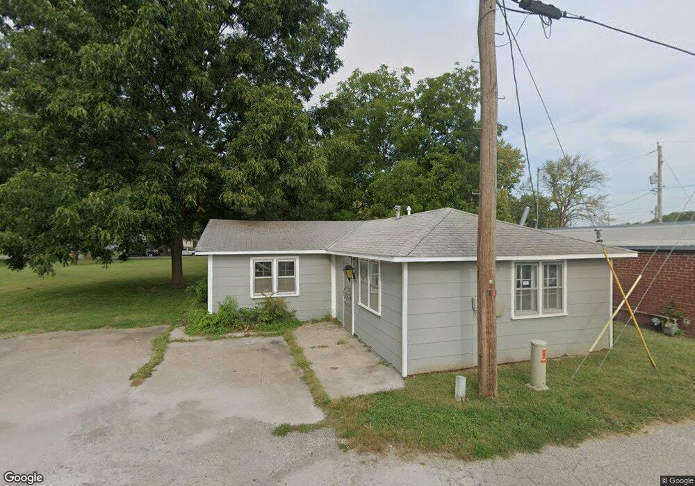 213 Perry St, Rossville, KS 66533 - photo 1