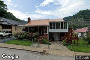 105 E 1st St, Man, WV 25635
