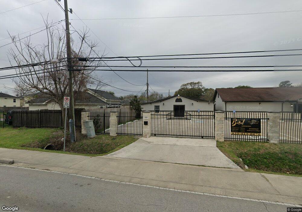 213 N Native Ln, Houston, TX 77022 - photo 1