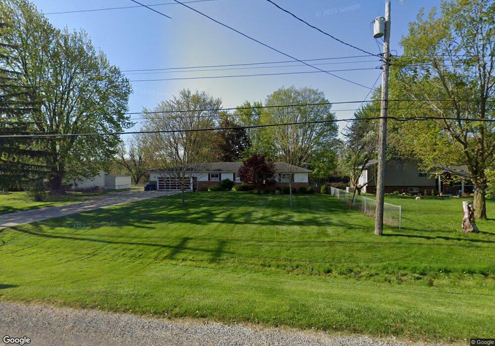 1317 W Maple Ave, Flint, MI 48507 - photo 1