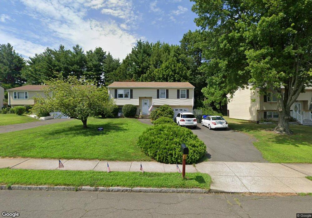 34 Southwood Dr, West Hartford, CT 06110 - photo 1