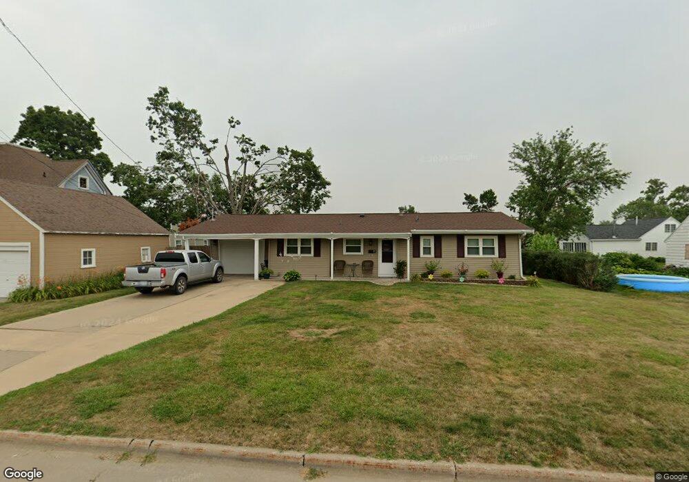 2413 3rd St SW, Cedar Rapids, IA 52404 - photo 1