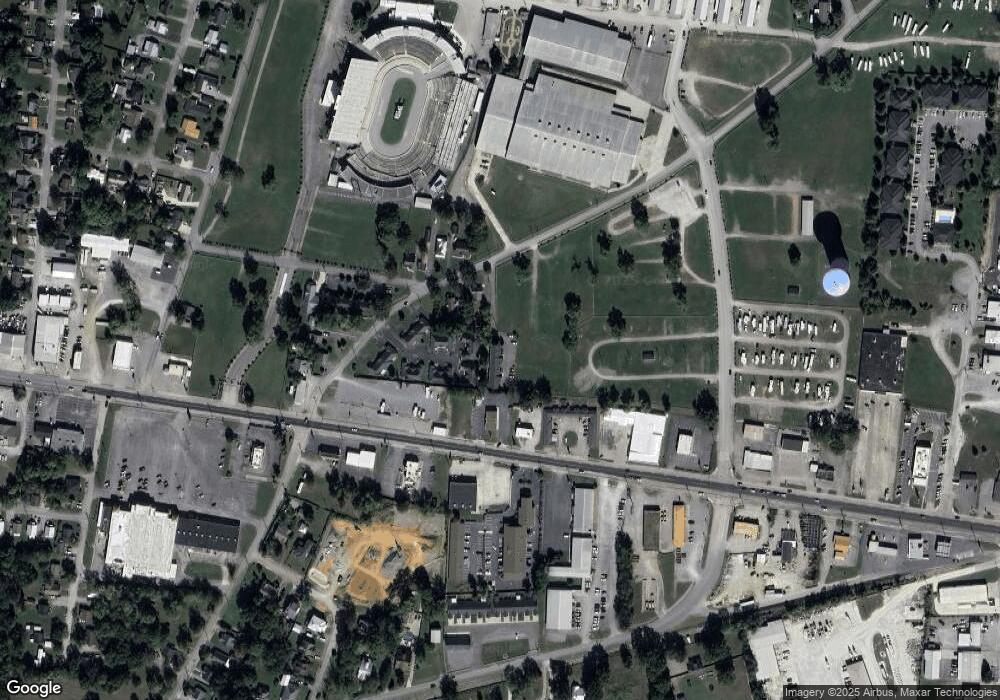 708 Whitthorne St, Shelbyville, TN 37160 - photo 1