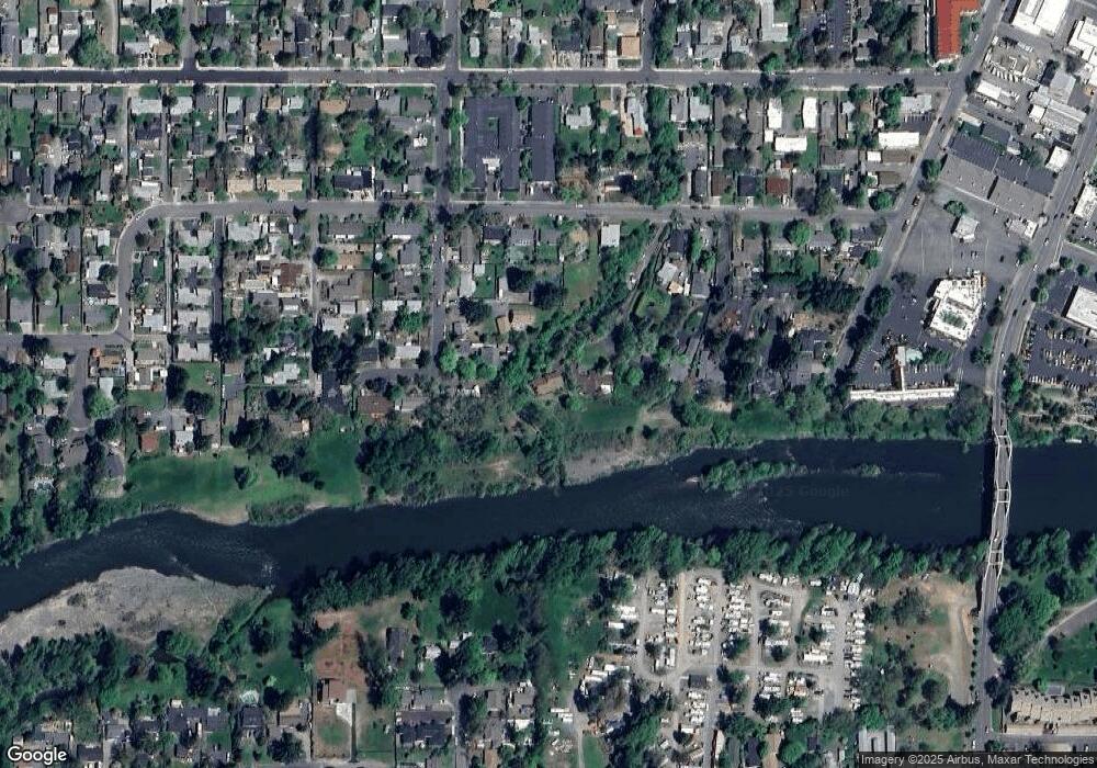 257 SW Central Ave, Grants Pass, OR 97526 - photo 1