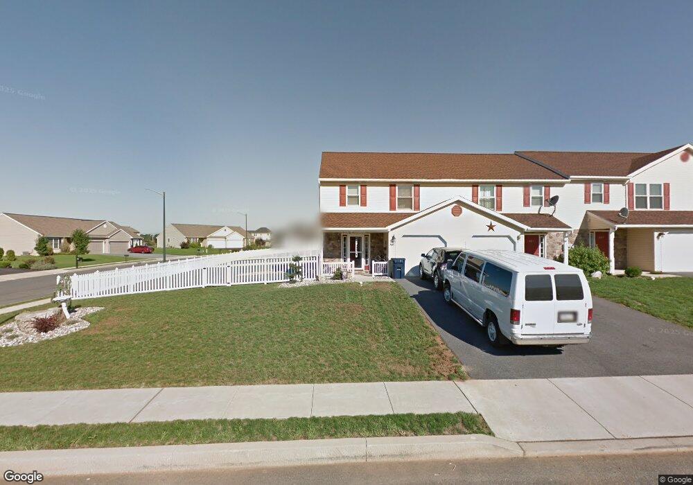 601 Sunflower St, New Holland, PA 17557 - photo 1