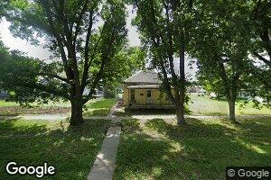 113 S 6th St, Wymore, NE 68466