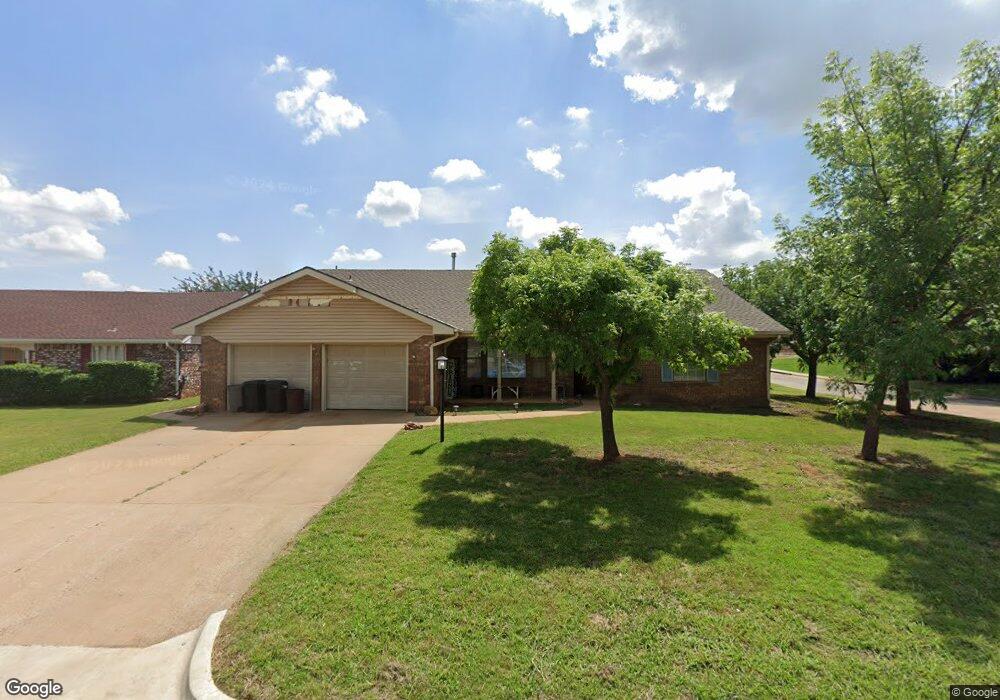 7120 N Comanche Ave, Warr Acres, OK 73132 - photo 1