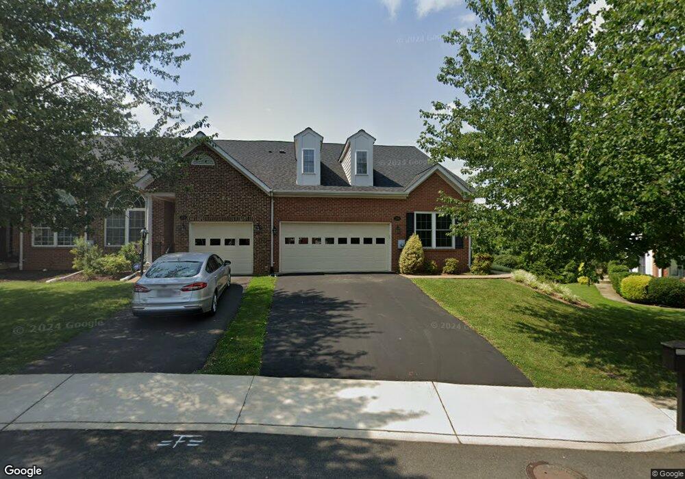 206 N View Cir, Warrenton, VA 20186 - photo 1