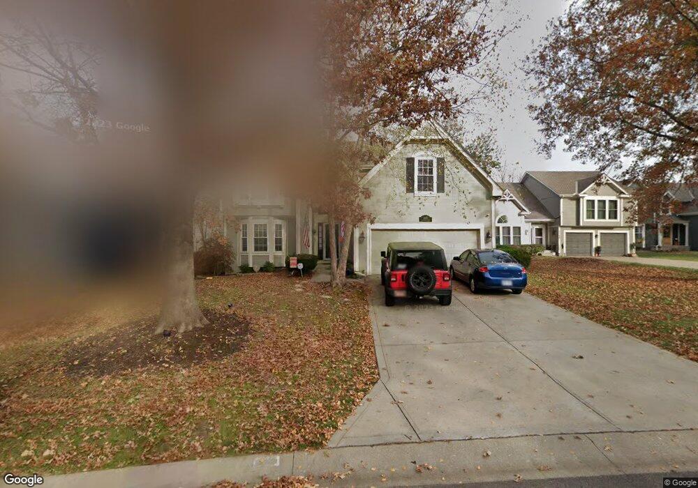 5105 Roundtree St, Shawnee, KS 66226 - photo 1