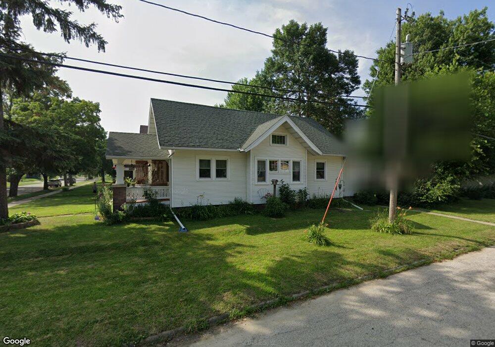 2219 D St SW, Cedar Rapids, IA 52404 - photo 1