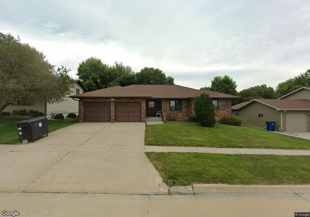 900 N Victory Rd, Norfolk, NE 68701 - photo 1