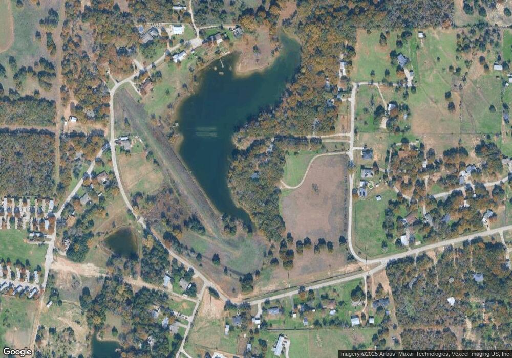 919 Lake Dr, Weatherford, TX 76085 - photo 1