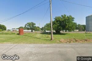 210 W East St, Raymond, IL 62560