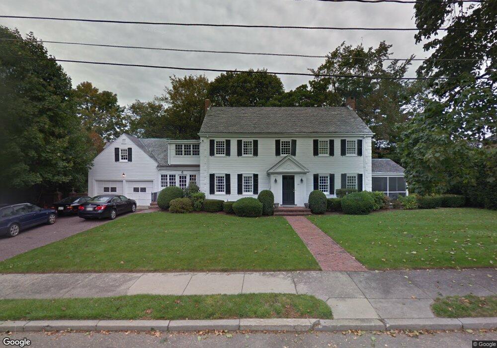 25 Lockwood Rd, West Newton, MA 02465 - photo 1