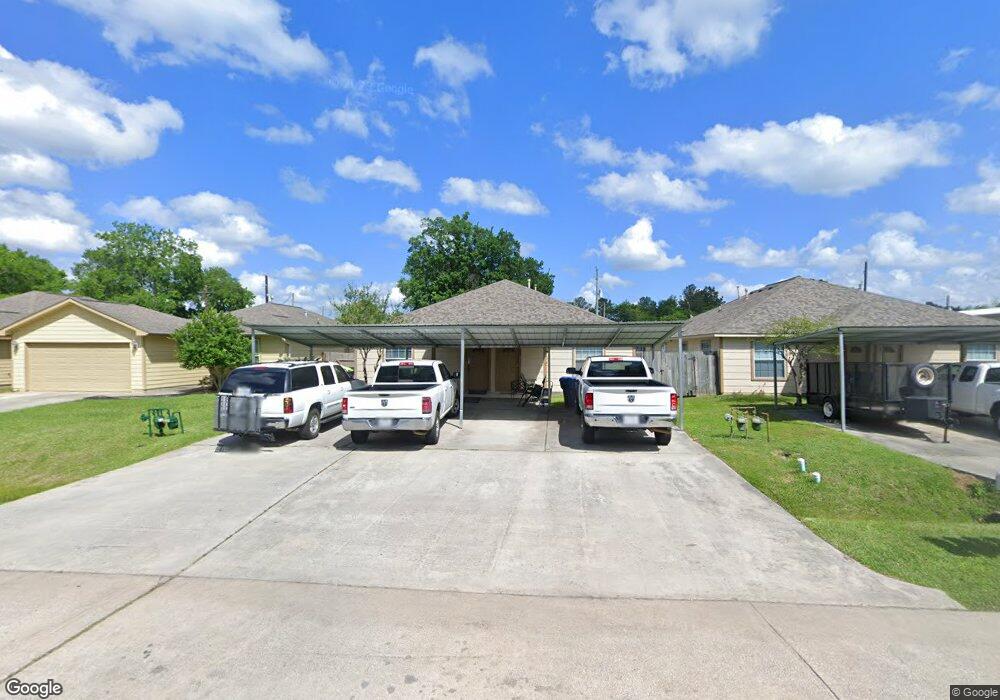 321 Holiday St unit B, Tomball, TX 77375 - photo 1