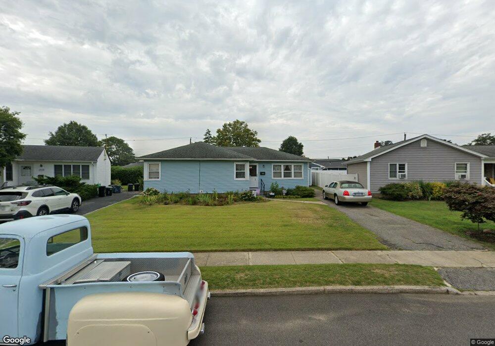 20 Stirrup Path, Seaford, NY 11783 - photo 1