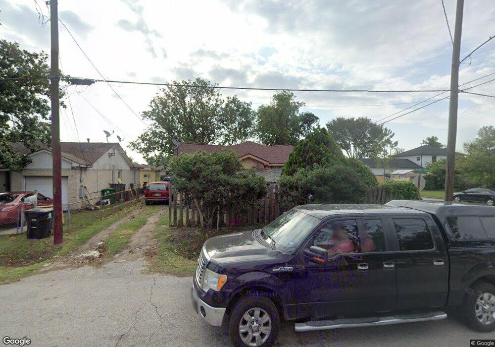 4902 Chapman St, Houston, TX 77009 - photo 1