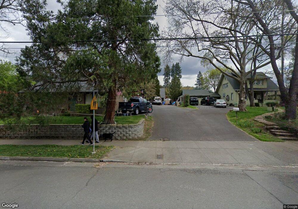 965 NE 9th St, Grants Pass, OR 97526 - photo 1