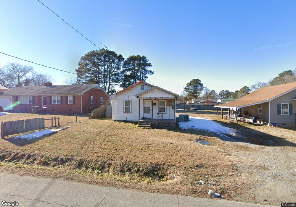 923 Oakley Ave, Roanoke Rapids, NC 27870 - photo 1