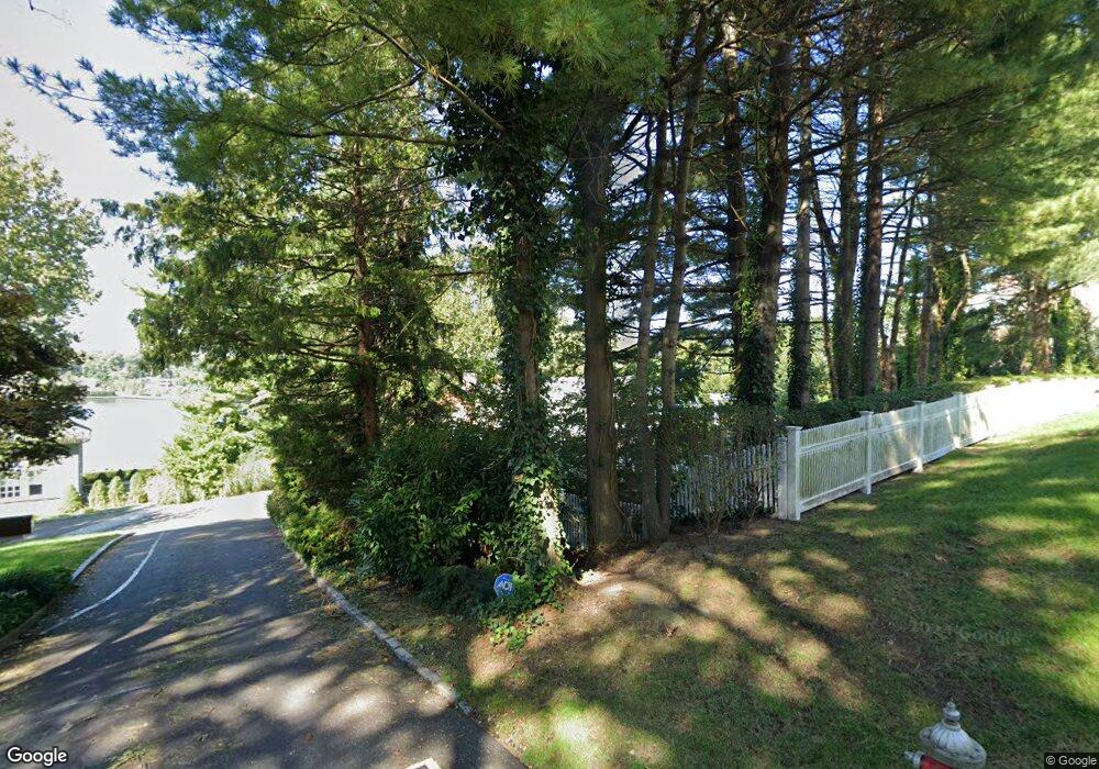 33 Willets Ln, Manhasset, NY 11030 - photo 1