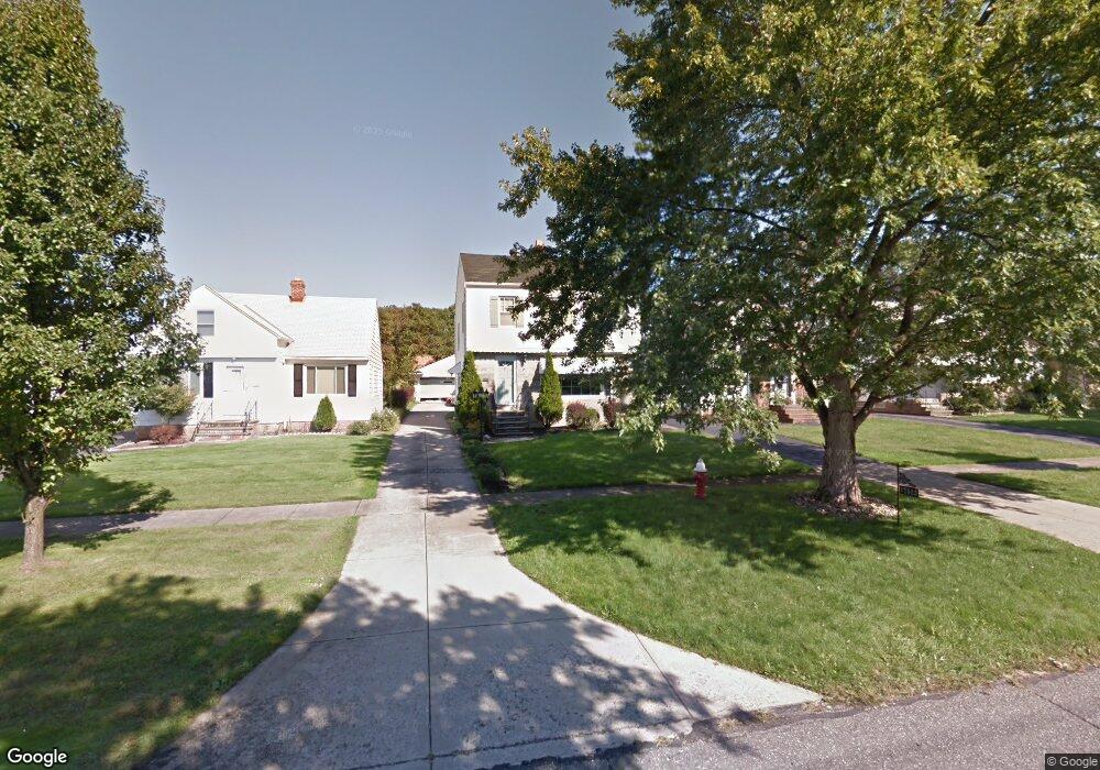 17505 Mccracken Rd, Maple Heights, OH 44137 - photo 1