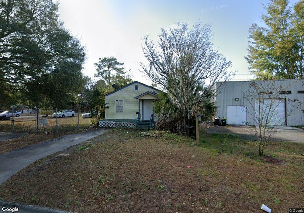 2039 E 37th St, Savannah, GA 31404 - photo 1