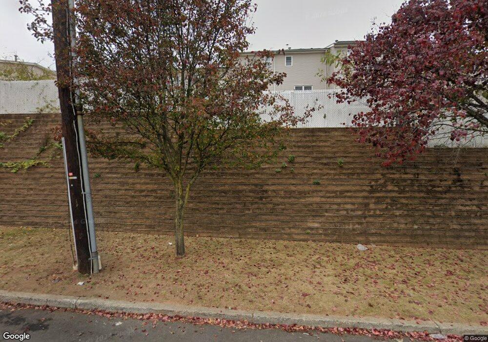 252 Skyline Dr, Staten Island, NY 10304 - photo 1