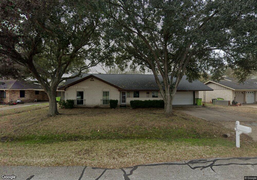 1903 W Laurel Oaks Dr, Richmond, TX 77469 - photo 1