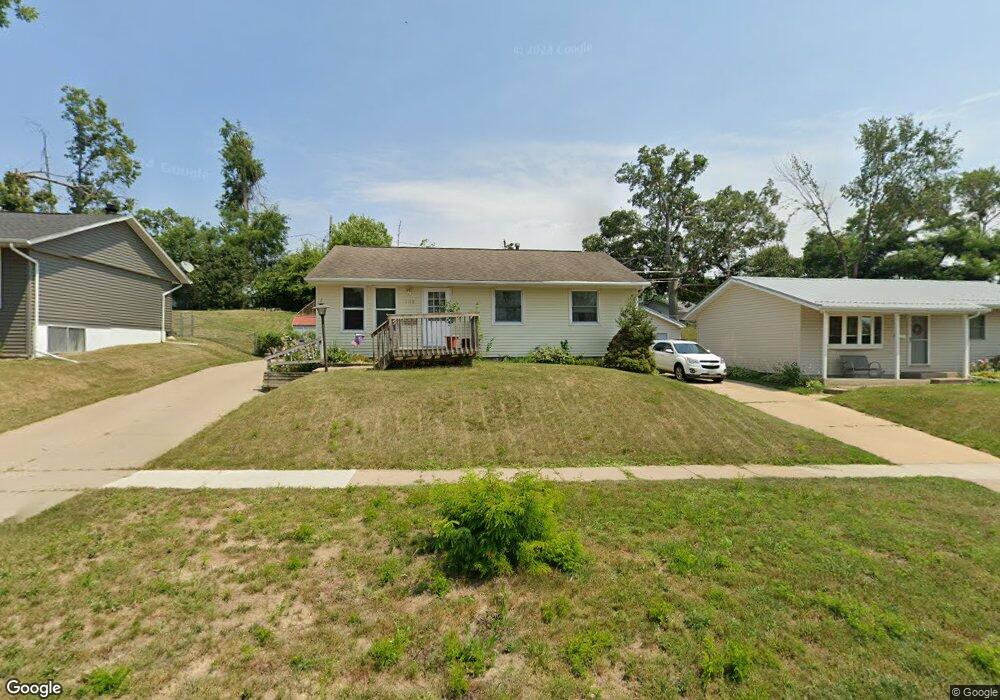 1113 18th St NW, Cedar Rapids, IA 52405 - photo 1