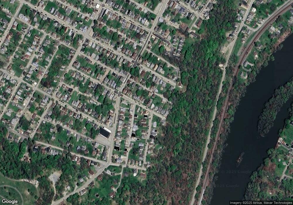 114 Holmes St, Vandergrift, PA 15690 - photo 1