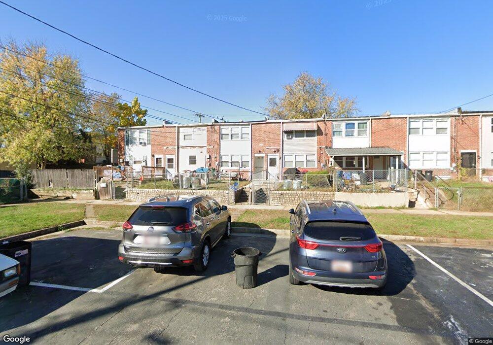 901 Imperial Ct, Halethorpe, MD 21227 - photo 1