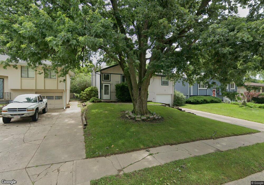 13067 Meredith Ave, Omaha, NE 68164 - photo 1