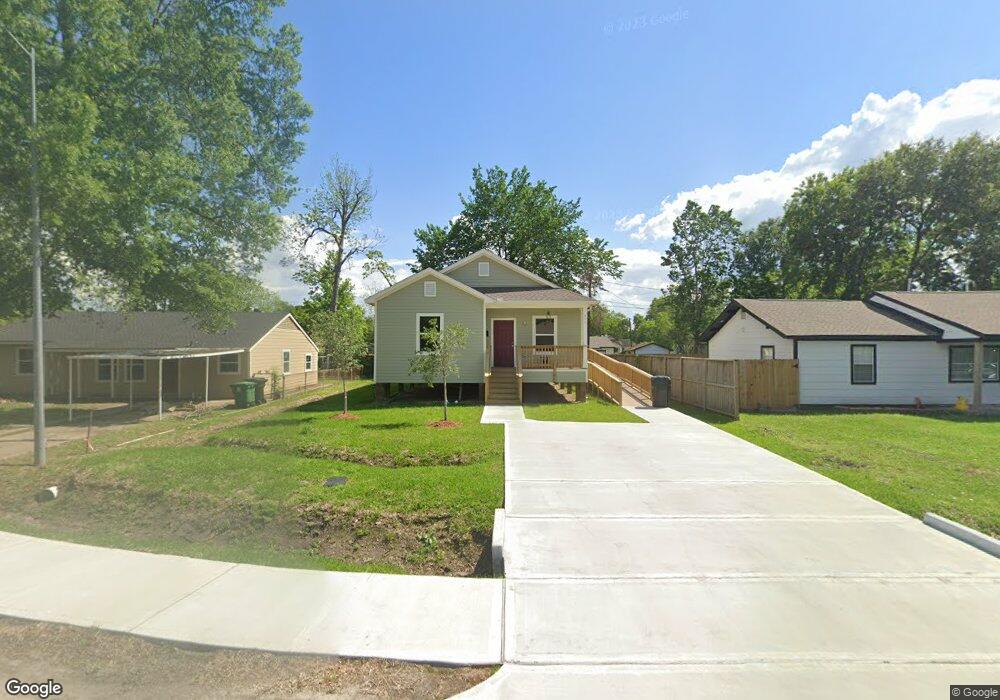 814 Jerry St, Houston, TX 77022 - photo 1