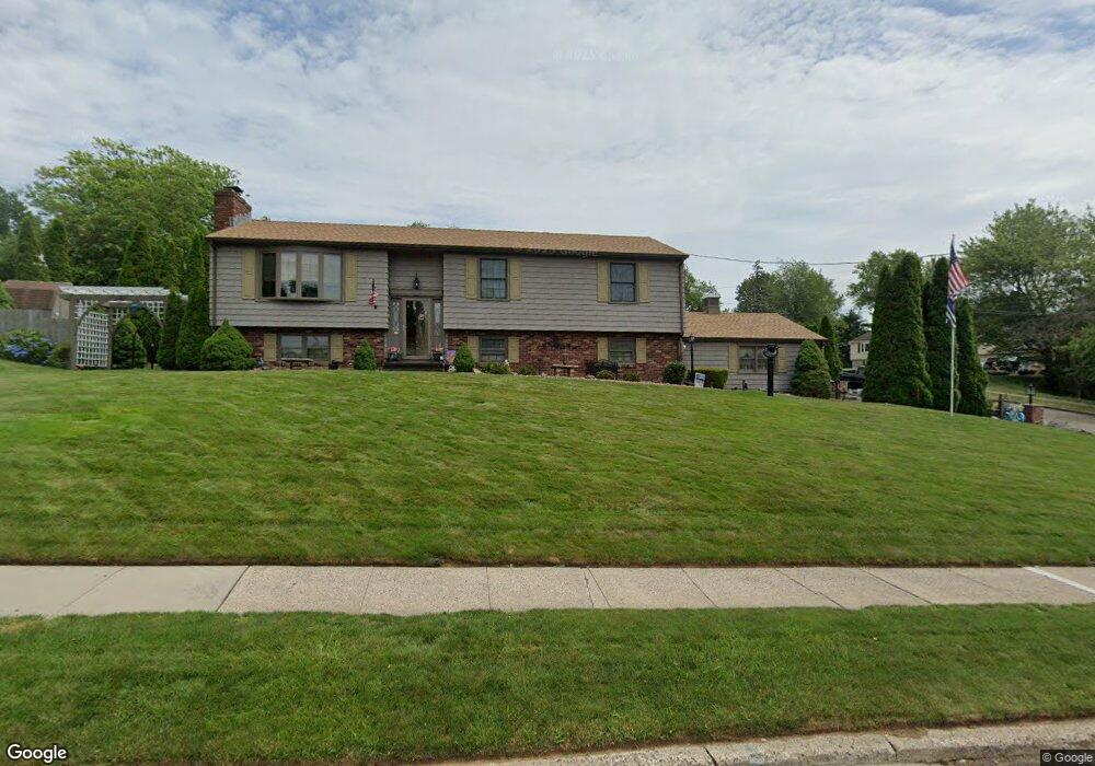 8 Alexander Dr, West Haven, CT 06516 - photo 1