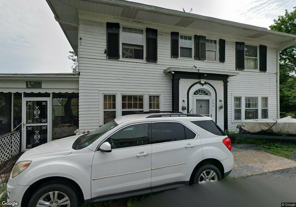 309 Fairview Ave, Slatington, PA 18080 - photo 1