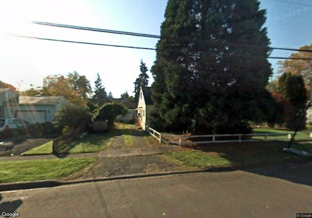 1526 E 2nd St, Newberg, OR 97132 - photo 1