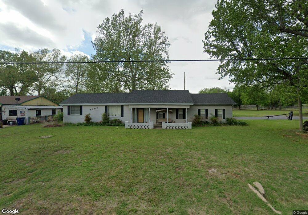 2207 N 5th St, Duncan, OK 73533 - photo 1